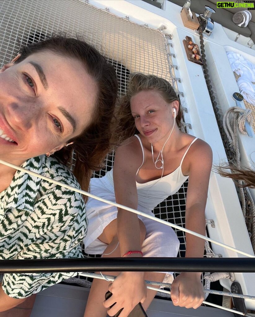 Sarah Felberbaum Instagram - Happy birthday to my special Buddy. The person I’ve been doing crazy things with for the past 13 years. What we have, others will never understand. It’s ours and it is special. You are the person I chat about life with, 60 meters from the ground. I love you #buddyturnsseventeen #iloveyou P.s. senti quella merda di tuo padre come ride 😂 Buddyland