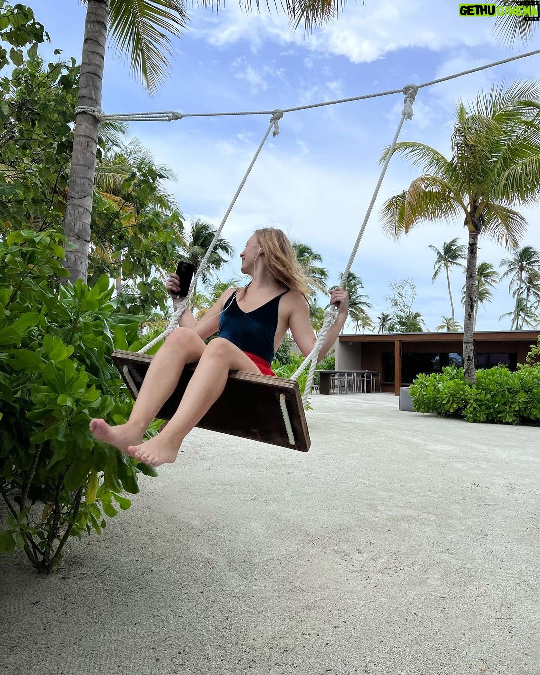 Sarah Felberbaum Instagram - Happy birthday to my special Buddy. The person I’ve been doing crazy things with for the past 13 years. What we have, others will never understand. It’s ours and it is special. You are the person I chat about life with, 60 meters from the ground. I love you #buddyturnsseventeen #iloveyou P.s. senti quella merda di tuo padre come ride 😂 Buddyland