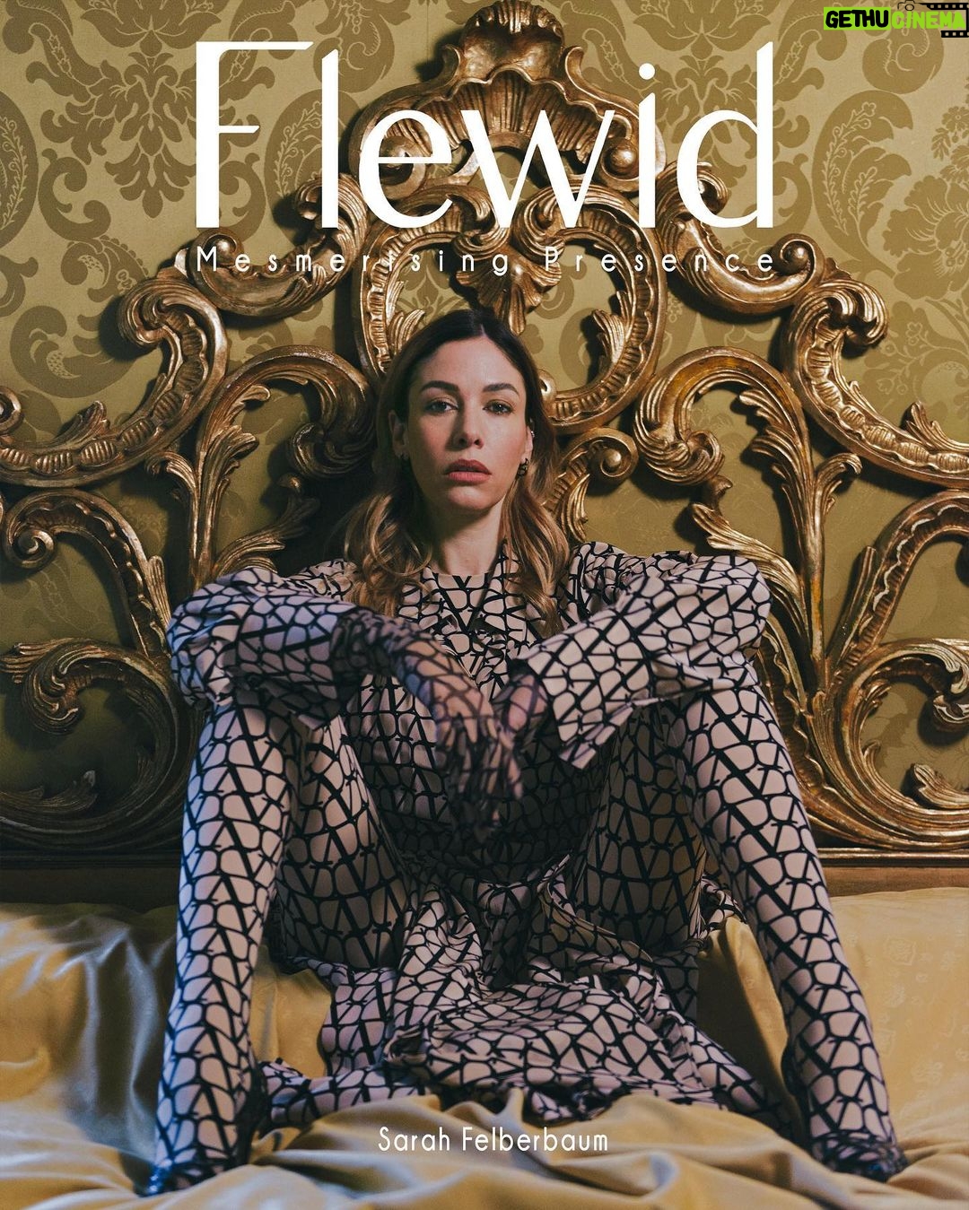 Sarah Felberbaum Instagram - l.o.V.e V is for @maisonvalentino Thank you @flewid.book 📸 @gabrielederossi_ #fashion @emi_marchionni17 #hair @christian_vigliotta #makeup @vanessaforlini #pressandcommunication @lapalumbocomunicazione ❤️ #orabastafareiseri #mesomessanacosetta #iochefacciolaspesa #everydaylook Hotel Turner