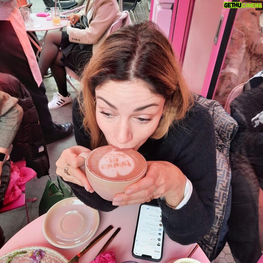 Sarah Felberbaum Instagram - Che hai fatto nel weekend? Ho riso. London, United Kingdom