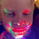 Sarah Felberbaum Instagram - Le mie persone preferite in uno dei miei posti preferiti. Un weekend pieno di amore. Grazie Noah. #noahturns7 #ironman #ohwow Disneyland Paris