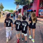 Sarah Felberbaum Instagram - Ti amo testa di limone #noahturns7 #michaelmyers #ieatchildren Disneyland Paris