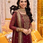 Sarah Khan Instagram - Bold colors, intricate threadwork, and a touch of stardust – Asim Jofa’s ‘Bajre Da Sitta’ Collection is a celebration of style and tradition. Whether you’re a bride-to-be or a fashion enthusiast, these pieces are a must-have! Join me in embracing the joy of desi weddings through couture. 💃🕺 @asimjofa @iamasimjofa #AsimJofa #IWearAsimJofa #BajreDaSitta #SarahKhan #ChiffonCollection #WeddingCollection #EssentialFestive #Unstitched #Embroidered #WeddingSeason #Festive #Silk #PaperCotton #Fashion #Trending