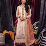 Sarah Khan Instagram - Celebrating the magic of tradition and color with Asim Jofa’s ‘Bajre Da Sitta’ Collection. Each garment is a work of art, weaving the tapestry of a desi wedding. Join me in embracing the vibrant hues and intricate details that define the spirit of celebration! 🌈✨ @asimjofa @iamasimjofa #AsimJofa #IWearAsimJofa #BajreDaSitta #SarahKhan #ChiffonCollection #WeddingCollection #EssentialFestive #Unstitched #Embroidered #WeddingSeason #Festive #Silk #PaperCotton #Fashion #Trending