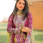 Sarah Khan Instagram - Festive feels and sun-kissed thrills! Celebrating in style with this breezy outfit from @ridachatthaofficial ✨