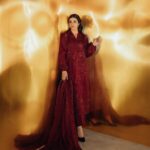 Sarah Khan Instagram - UNSTITCHED - FESTIVE II Enter the festive season in unparalleled elegance with glamorous designs from our Festive II - unstitched collection! Launching Tomorrow 4 PM online | 8th Dec in-stores #sapphire #sapphirepakistan #sapphireunstitched #sapphireonline #sapphirefestive