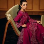 Sarah Khan Instagram - UNSTITCHED - FESTIVE II Enter the festive season in unparalleled elegance with glamorous designs from our Festive II - unstitched collection! Launching Tomorrow 4 PM online | 8th Dec in-stores #sapphire #sapphirepakistan #sapphireunstitched #sapphireonline #sapphirefestive