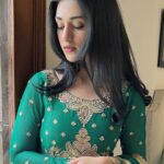 Sarah Khan Instagram - -