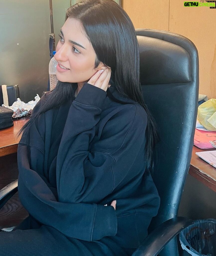 Sarah Khan Instagram - Working on a new project 💕✔️