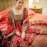 Sarah Khan Instagram - Feedback? #namakharam 💄 @daanii_bukhari 📸 @abdulsamadzia 👗 @mariabofficial