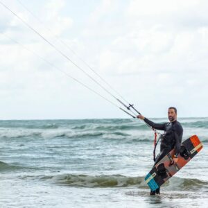 Sarp Levendoğlu Instagram - ROCK 🤘🌊 
@surfschoolistanbul #kilyos #kitesurfing @gaastra_tabou_international