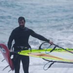 Sarp Levendoğlu Instagram - Sağlam sörfçü kalmaz dalgada, Müslüm baba sığmaz ipoda😂 @sofasurfshop @gaastra_tabou_international @ Datça, Mugla