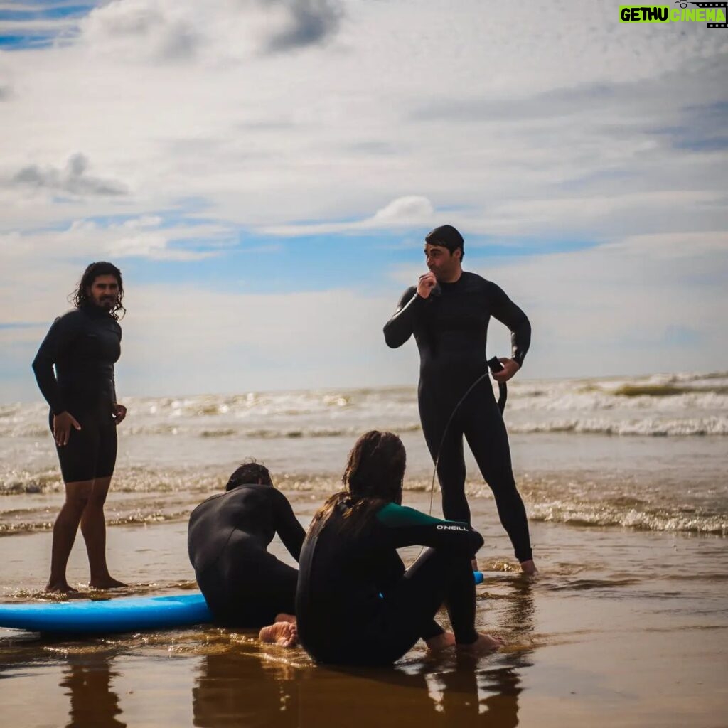 Sarp Levendoğlu Instagram - Those Were The Surf Days🏄 Surf School Istanbul