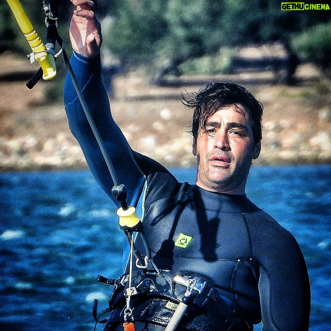 Sarp Levendoğlu - 11K Likes - Burda yoktur insanların düşündükleri,
Rüzgar siler kafalardan küçüklükleri....
"Sabahattin Ali"
#kitesurfing #rüzgar #nefes #deniz #özgürlük