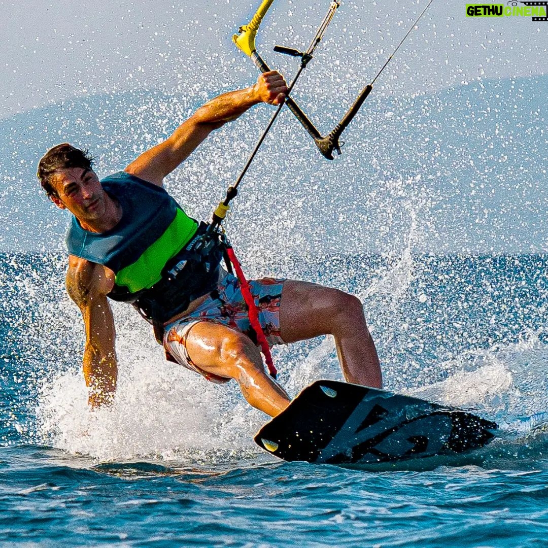 Sarp Levendoğlu Instagram - EK İŞİMİZ😎 #kitesurfing @gaastra_tabou_international @ucpaturkiye @sofasurfshop Datça, Mugla