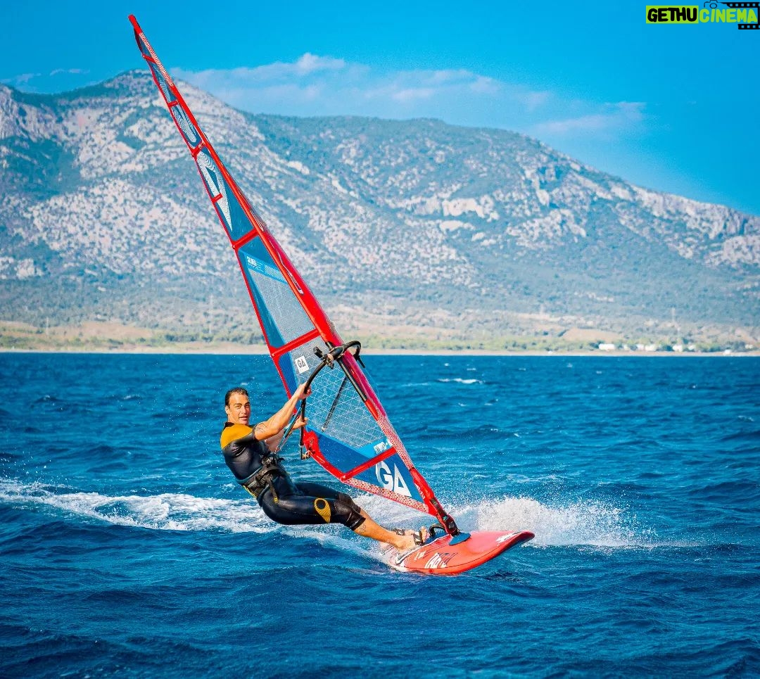Sarp Levendoğlu Instagram - 🌬️Bazen Sadece Basar Gidersin🌬️ @gaastra_tabou_international @sofasurfshop UCPA SPOR