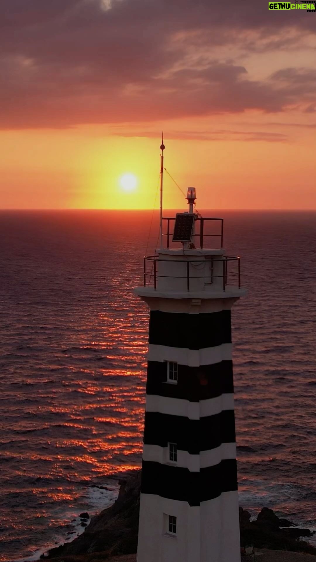 Sarp Levendoğlu Instagram - Bu akşam 19:15’te NTV’de @sarpablo11 ile çok özel bir noktadayız! #macerasever #sarplevendoğlu Karaburun Sarpıncık Deniz Feneri