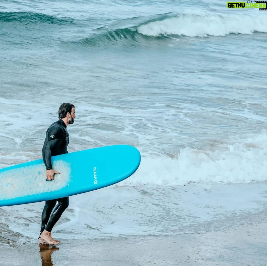 Sarp Levendoğlu Instagram - Semt Bizim Ev Kira🤣🤣 @surfschoolistanbul Surf School Istanbul