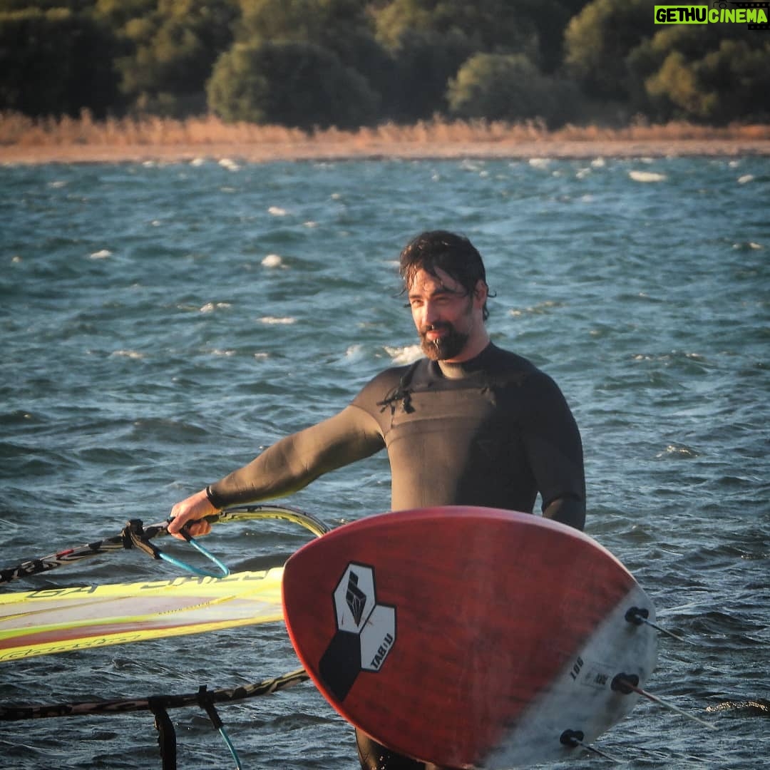 Sarp Levendoğlu - 9.1K Likes - Yanlış olmasın,Windsurf bizim EK İŞİMİZ DEĞİL TEK İŞİMİZ!😎😎 📸 @nazcaglairmak @sofasurfshop @tabou #windsurfing #ayvalık