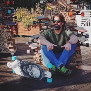Sarp Levendoğlu Instagram - ÇARE BULUN🛹🛹M A K A R A🛹🛹🛹🤘🤘🤘🤘😂😂😎😎😎💥💥 @scopsfun @firataktas ,,,,,📸 @suheylasivrioglu