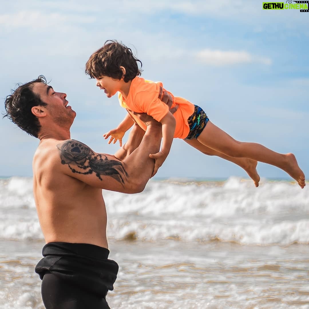 Sarp Levendoğlu - 15.7K Likes - Aprés Surf avec Deniz Ali 🌊🏄
#kilyos #surf #sörf #deniz #dalga