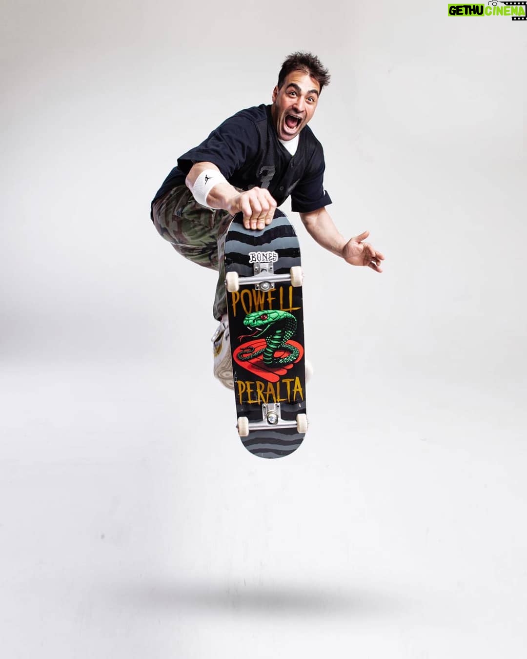Sarp Levendoğlu - 10.1K Likes - Hooooop 🚀🚀 📸:@balkanerkan #skateboard @nike @nikesb @jumpman23