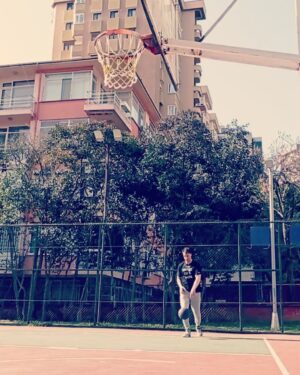 Sarp Levendoğlu Instagram - Jump Old Boy Jump🏀