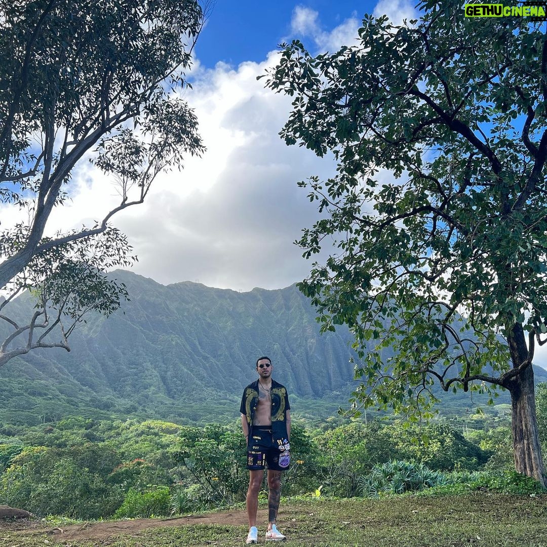 Sarunas J. Jackson Instagram - Life can be beautiful 🤙🏽🌊🌴 #Grateful Waimea Beach Park North Shore Hawai'i