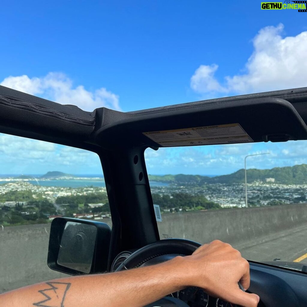 Sarunas J. Jackson Instagram - Life can be beautiful 🤙🏽🌊🌴 #Grateful Waimea Beach Park North Shore Hawai'i