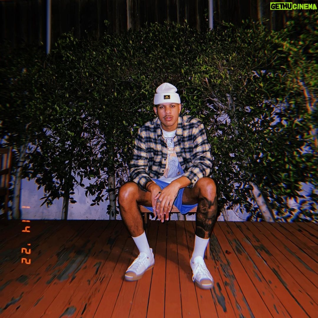 Sarunas J. Jackson Instagram - βRap quote that vaguely relates to me on the most surfaced level.β π€π€ - Mediocre rapper Rancho Cucamonga, California