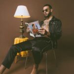 Sarunas J. Jackson Instagram - So I did a shoot w/ @muzethemag 😎@laurentakespix had me feeling like a MODEL model 😂 🤙🏽 #DecemberIssue Hair&Make Up: @kimmieshaye wardrobe stylist:@jamar_hart @eagleeyefashionproduction Location: @ohshootstudio Los Angeles, California