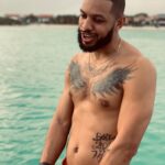 Sarunas J. Jackson Instagram - I’m always hungry for progression. I’ve had an inconsistent journey with my body for years due to a back injury. As a former athlete, most my life my identity was tied with my physical body. When that has been taken from me at times, my mental health was too. Took me to a negative space to not be able sit in a car without feeling extreme pain. I’m so grateful to be in the space I’m in now. From squatting (kinda lol) 315 lbs, to boxing, hoopin, playing with my daughter and God kids.. So much to be thankful for. I had to take accountability (which is scary for most) and decide to take control of my mental health and physical health. If you are in a place you are not happy in, YOU have more power then you give yourself credit for. Your mind is your strongest tool and you can get on the path you want. Prioritizing my mental is what allowed me to get physically healthy and set my routines and diet. Outside opinions of others mean NOTHING. If people are lying and putting THEIR limitations on you, that is THEIR issue and not YOURS. You are what you attach to I am (Confucius). S/O to @liftsociety for providing a space for me to maintain my mind and body 🙏🏽💪🏽 And to @q24training and @craigliebenson for getting me on the right track 💙🫡 1st slide: Oct 2022 (Left) Sept 2023 (Right) 🙏🏽 And others are throughout the past 3 years. Los Angeles, California