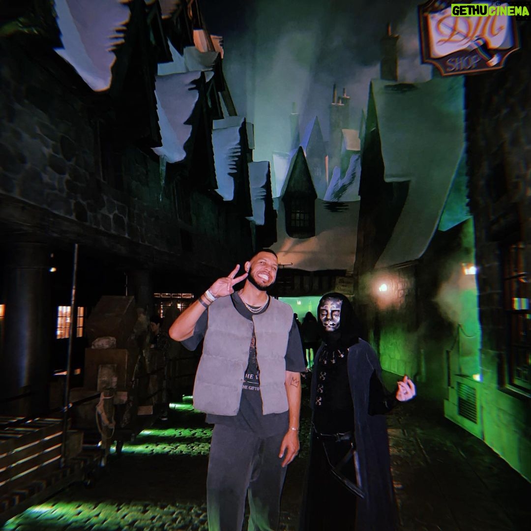 Sarunas J. Jackson Instagram - A @horrornights type of night. Itβs my favorite time of year ππ Universal Studios Hollywood