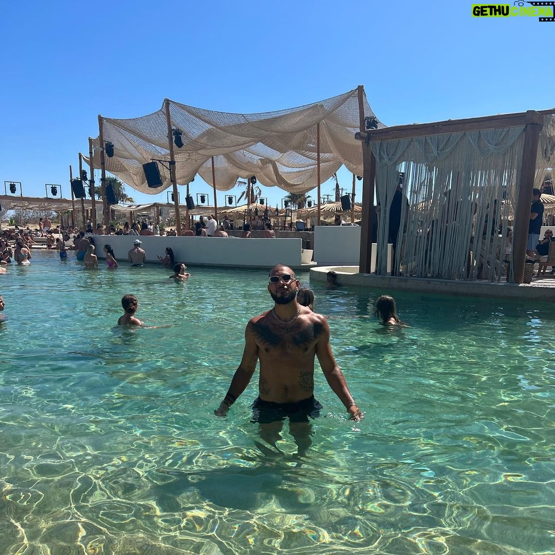 Sarunas J. Jackson Instagram - Trip of a lifetime 🤞🏽💙 Thank you to all the beautiful souls who contributed… Traveling is sexy af! 😂🚀 #ImAIslandBoy Mykonos, Greece