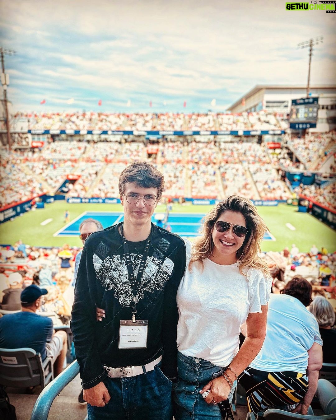Saskia Thuot Instagram - C’est qui la plusssss chanceuse? C’est moi! Depuis des années Laurence m’accompagne au tournoi de tennis de Montréal. C’est la première année qu’il me dépasse (peut-être la 2e🙈) Merci @irisvisualgroup de me donner la chance de passer ce beau moment avec lui🫶🏼 #ambassadriceiris #irisgroupevisuel #omniumbanquenationale2023 #famille #happymother Omnium Banque Nationale