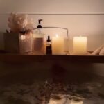 Saskia Thuot Instagram – Ce dont j’avais besoin🤍 

@selvrituel #breathe #bath #metime