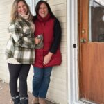 Saskia Thuot Instagram - Ça y est, on fait le saut, à quelques jours des festivités, Stéfanie et moi on s’installe en mode boutique éphémère pignon sur rue au cœur de Bromont juste à temps pour les fêtes. Cadeaux, maison, déco, bien être, jasette, alouette! Un beau mélange de @balmy_towels et @labellepetiteplace 💫Ce jeudi 14-12-23 14h. 617 rue Shefford 💫 #bromont #deco #popup #noel #cadeaux #local @labellepetiteplace @balmy_towels Bromont, Quebec