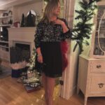 Saskia Thuot Instagram - Hier et aujourd’hui pour un joyeux Noël 🎄💃🏼🎉 Que ces fêtes soient douces, sans tracas, remplies d’allégresse « mon mot 2023 » 🫶🏼 @suzyshierofficial merci de m’accompagner dans mes looks et mon quotidien☺️ #joyeusesfêtes #noel #ootd