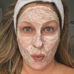 Saskia Thuot Instagram - Plus tôt, je jasais avec Lisanne et on a eu envie de vous gâter, faut dire que ça faisait un moment. Alors, Lisanne & moi, on vous offre un super cadeau à gagner pour prendre soin de vous💫 À gagner: . 1 soin OxyGeneo (mon préféré) . 150$ pour vous choisir des Balmy . Un coton ouaté T’es belle (oui enfin de retour) Pour participer, vous devez . Suivre @conceptdermoesthetique @balmy_towels & mon compte @saskiathuot . Aimez cette publication . Identifiez quelqu’un qui aimerait aussi tenter sa chance. . Partagez en story pour une chance de plus *Valeur totale 400$. Ce concours prend fin vendredi à midi. Il n’est aucunement relié à Instagram. Je communiquerai avec le.a personne gagnant.e par message privé. *fière ambassadrice et collaboratrice Bonne chance🫶🏼💫 Concept Dermo Esthétique