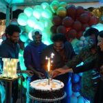 Sathvik Anand Bandela Instagram - @ananddeverakonda @sairazesh @virajashwinjarajapu @vaishnavi_chaitanya_ u guys made my day ♥️ 1M vochinandhuku happy meeru ochi party lo time spend chesinandhuku Inka Inka happy 😃… mana kulapolu yevaru kuda 1M celebrations miss avakudadhu ani complete video record chesam ❤️ #Baby team vallani mana kulapa questions vesanu dhani record cheskunam.. @vaishnavi_chaitanya_ fans meeru adagali anukune question nee kuda adigesa… Soon ah video mana YouTube channel lo release chestha don’t miss ! Last but not least mana kulapolandhariki kulapadhi vandhanalu 🙏