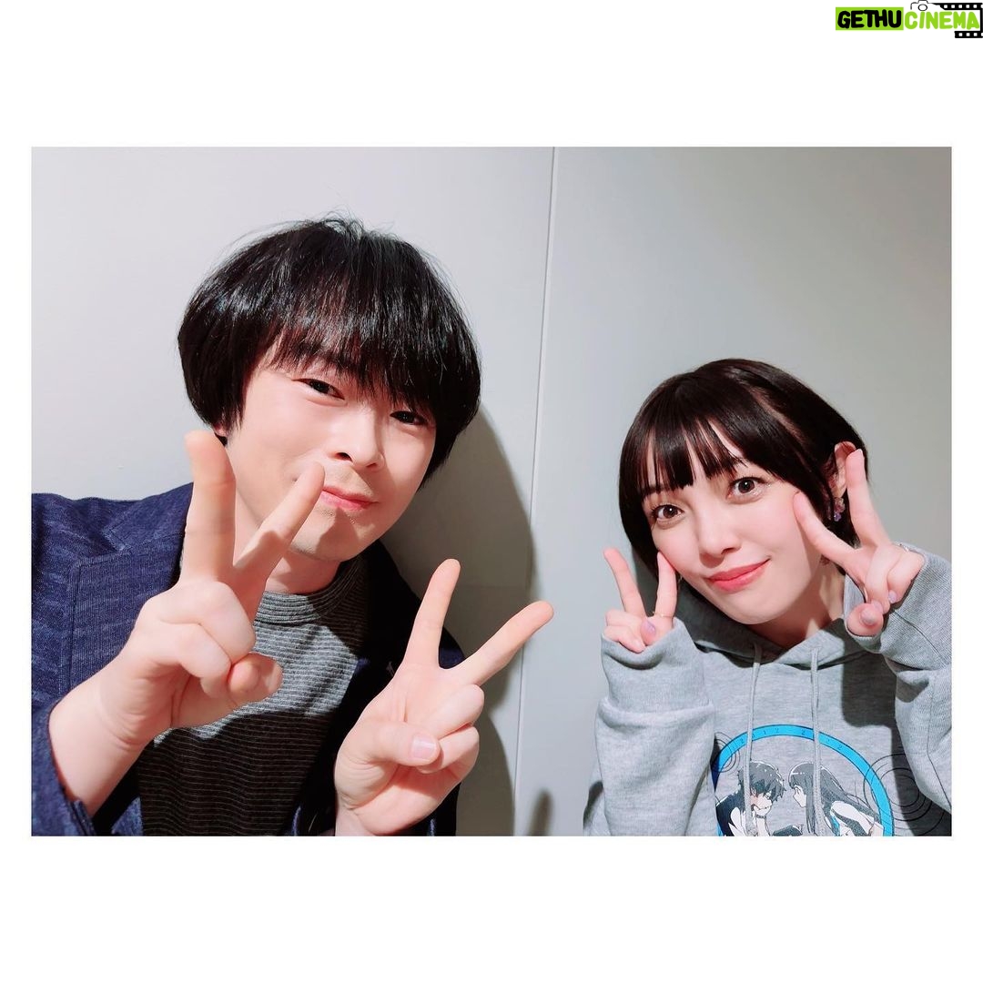 Satomi Sato Instagram - * * * TVアニメ「#氷菓」 10周年記念フィルムコンサート ~神山高校の小さな音楽会~ ご来場・ご視聴くださった皆様 ありがとうございました🌸🌸🌸 * * 10年という時を経て また千反田えるちゃんに会えたこと 皆様の前で彼女を演じられたこと 「古典部の屈託」の復活 どれも全て奇跡みたいな出来事で ずっと気持ちがふわふわしていました。 長い間「氷菓」を愛してくださる皆様のお陰です。 本当にありがとうございました。 * * 「10年」というものに、漠然とした不安を感じていましたが 集まってくださった当時のスタッフさんたち 阪口さん、ChouChoさん、田中公平先生 見に来てくださったたタスクオーナー先生 オーケストラの皆さんが奏でる音楽 そしてファンの皆様のお陰で 自分でも不思議なほど、きゅーっと当時の気持ちが蘇ってきて 自然とえるちゃんになれました。 皆様の力は偉大ですね! * * そうそう!実は、今回、なななんと! ChouChoさん楽屋が一緒だったのですが 何を隠そう、ChouChoさんのデビュー前から ずっとずっとファンだったので オタクを隠しきれずずっとソワソワしていました。笑 そんな私に、優しく声をかけてくださり たくさんお喋りしてくださった女神ChouChoさん😭✨✨ 一緒に撮った写真は宝物です✨ 初めて生で「優しさの理由」を聴くことが出来て 舞台袖でずっと涙目なわたし。。。 素敵な歌声に、思わず会場から手拍子が生まれて その光景に感動してじ〜〜んとしていました。 最高すぎた。。。 * * 衣装のお話はブログの方で あれやこれやお話ししているので 宜しければ、そちらもご覧ください(*^^*) * * 「わたし、気になります!」 も 久しぶりに沢山言いました。笑 あの、なんか突然なんですけど 私は千反田えるという女の子が 大好きで大好きで大切でたまらんのです。 ふとした折に思い出しては 彼女に想いを馳せることもしばしば。 ずっと笑っていてほしいし 芽生える無数の探究心を大切に のびのび生きていてほしい。 そんな風に考えてしまうくらい大好きで それと同じくらい「氷菓」という作品も大好きなのです。 氷菓は、大好きな最高のスタッフさんたちと一緒に 大切に作り上げた作品です。 イベントの日に感じた皆様の氷菓への想いは きっと絶対作品制作に関わった全ての方に届いているはずだと 私は思います。 名作は色褪せない。 私が言わなくっても きっと、この先もずーーーっと氷菓は 沢山の方に愛されて続ける作品になるんだろうな(*^^*) * * いつか、また同窓会みたいに 皆様と集まれる日がきたらいいですね。 それまでどうかお元気で🌸 * * * #氷菓10周年 #氷菓音楽会 #阪口大助 さん #choucho さん #田中公平 先生 #オーケストラ #フィルムコンサート #千反田える #佐藤聡美 #🌸