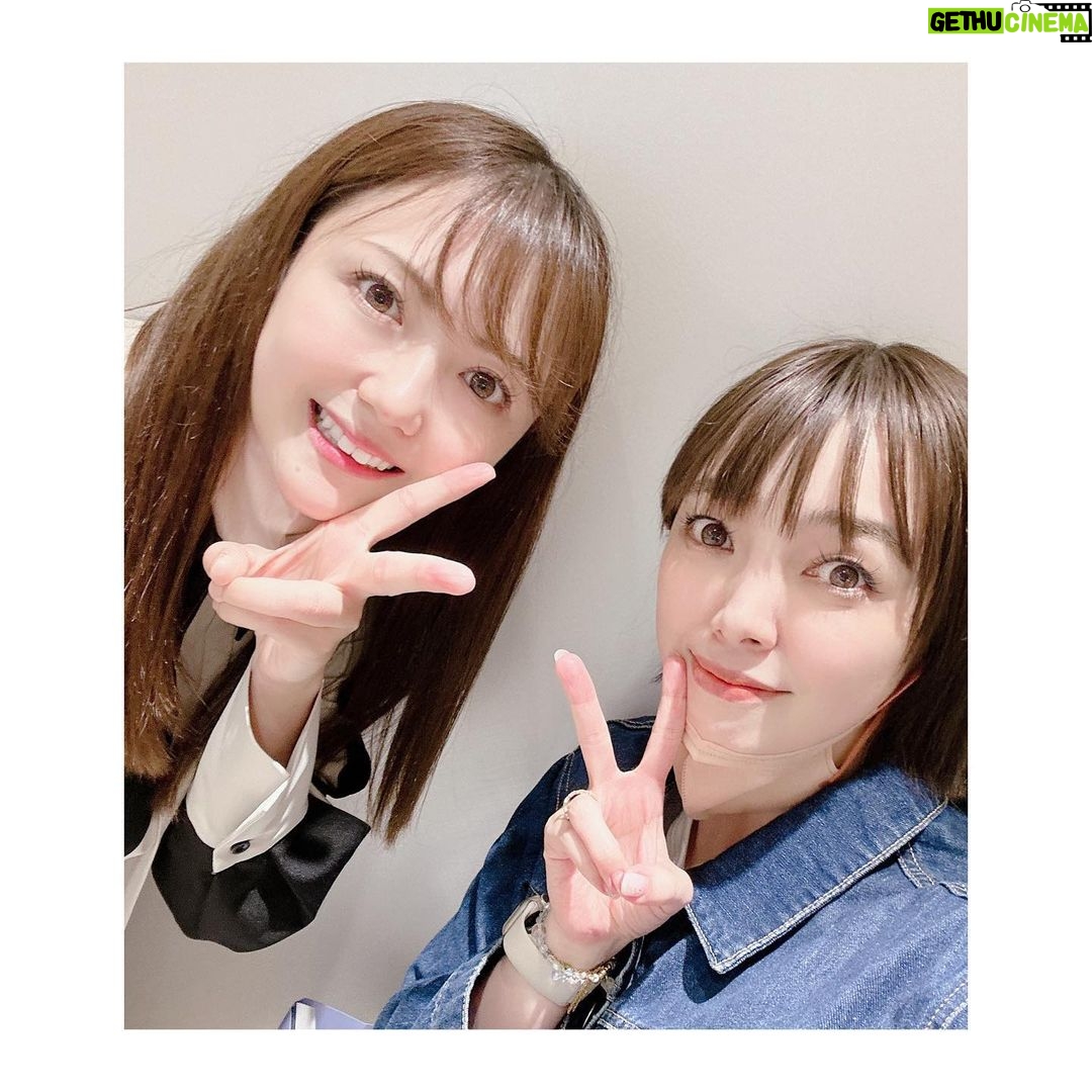Satomi Sato Instagram - * * * 先日、三上ちゃんと種ちゃんと 3人でご飯してきました♡ * * 3人だけで会うのは、多分初めて?かな?? 色んな話をしたり聞いてくれて 楽しくって嬉しかったし 2人が元気そうです良かった♡ * * 2人からお誕生日プレゼントを もらってしまって…! あばばば、ありがたやありがたや😭 大切に使わせてもらおう…✨✨ * * 種ちゃんは予定があり先にバイバイしたのですが 三上ちゃんと私はその後もお茶しておりました🫖 2人で写真撮った後で「種ちゃんと取り忘れた〜!!」と あたふたしてしまったので(笑) 次こそはみんなで撮ろうね🥹🥹🥹 * * * #ランチ #お茶 #楽しかった #可愛い #後輩 たち #❤️ #今度は3人で撮ろうね #チーム青二うっかりしすぎ問題 #🥹 #つぶつぶジュース #美味しかった #種田梨沙 ちゃん #三上枝織 ちゃん #佐藤聡美