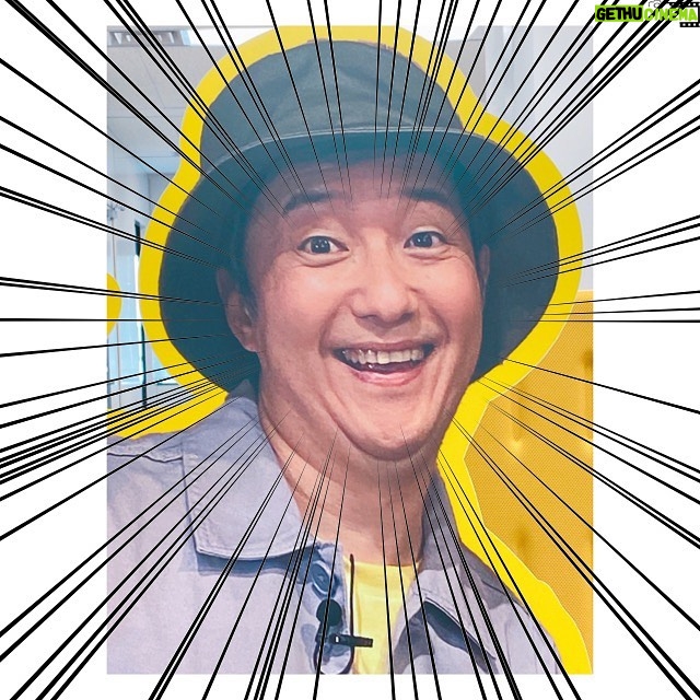 Satomi Sato Instagram - * * * * 事務所に小野坂さんいたよー!! * * 久しぶりに事務所に行ったら 小野坂さんに会いました☺️ 相変わらずお元気そうで なによりです!! 小野坂さん、とーーっても 歯並びが良くて笑顔が眩しいですね!!!!!✨✨ * * * ちゅーこって。 事務所の入り口すぐのところにいる 小野坂さんパネルと会えました!笑 弊社の皆さんのSNSで パネルの存在は知っていたのですが 実物に会えて感激✨✨ 1人でこっそりと自撮りをしていたら 優しいスタッフさんが写真を撮ってくださいました…! お忙しい中、感謝です…!! (パネルに書いてあるサインは、著作権などなどの問題が よく分からないのでスタンプで隠しております💦) 単体で撮る人は見るけど 一緒に撮る人あんまり見たことないって、後輩の #新井良平 と #長久友紀 ちゃんに言われたよ☺️ 2人も巻き込めばよかったな…🤔 * * * 事務所では、皆さんからの お手紙やプレゼントを受け取りました。 お気遣いありがとうございます😊 がんばるエネルギーを貰ったので お芝居で返せるように、引き続きがんばりますね! * * * * #青二プロダクション #パネル #等身大 ? #歯並び #綺麗 な #小野坂昌也 先輩 #私服 が #魔女 みたいな #佐藤聡美 #いつも #応援ありがとう #☺️