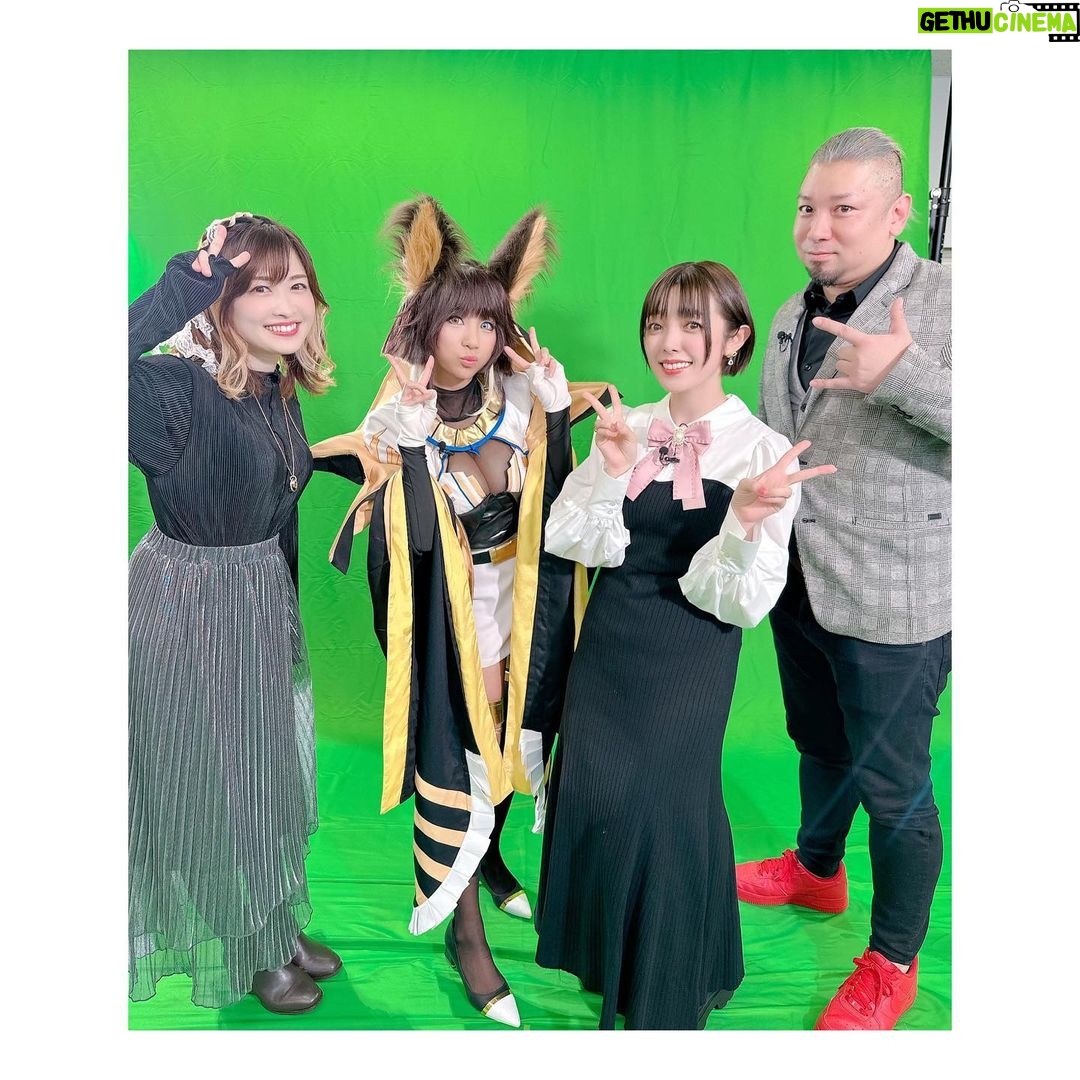 Satomi Sato Instagram - * * * 先日の #エコカリ感謝祭 リリース1ヶ月記念生放送をご覧くださった皆様 ありがとうございました🐈⬛🎀✨ * * ゲームを深掘りしたり 実際にプレイしてみたり 開発秘話を聞いたり たくさんお願い(笑)もしたり わちゃわちゃで、あっという間の 楽しい生放送でしたねー!! #エコカリ をプレイ中の方にも まだ遊んだことがない方にも 興味を持ってもらえたり、楽しんで頂けてたら嬉しいです😊 * * 共演者の皆さんも凄く素敵な方ばかり✨ #KAI さんの熱い #エコカリプス 愛に感動して #ちゅうにー さんの安心安定のMCと 神経衰弱めちゃ強過ぎな一面にびっくりしたり #葉月あや さんの #ホルス 様コス素敵だった… 美し過ぎて眩しかったのよ…✨✨ それから、今回なんとバステトの 大きなアクリルスタンドを用意して頂いたんですー!!! あと、牛乳も…(笑) 思わず注いじゃうよね🥛 スタッフの皆様ありがとうございました! * * はてさて。 皆様お気付きかと思いますが 今回の衣装や髪型は勿論バステトを イメージしたものです🐈⬛🎀✨ 可愛いリボンつけるの久しぶりすぎて なんかドキドキしちゃった…。。うひひ。 * * * ちゅーこって。 皆様引き続き、エコカリプスを楽しくプレイして バステトとホルス様を一緒のチームで戦わせてくれたら 嬉しいですー❤️❤️ これからも、エコカリプスをよろしくお願いします☺️ * * * #生放送 #エコカリプス #ご視聴 #ありがとうございます #楽しかった ✨ #アプリ #ゲーム #エコカリ #たくさん #遊んでください ね! #ほんでもって #私 #まさかの #牛乳を注ぐ女 に #なってしまった #超絶展開 #☺️ #🐈⬛ #🎀 #バステト #佐藤聡美