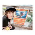 Satomi Sato Instagram – *
*
*
なつのおもいで。
子どもが好きで、気付いたら家族で
大ハマりしているポケモン。
昔、緑とか赤とか黄色とか遊んで
少し前に一緒に遊んでる人たちの影響で剣盾をプレイ。
それから今は、ポケモンGOやポケモンスリープが
日課になりました。
*
*
子どもは、ピカチュウとポッチャマが
私は、ゲンガーとボチ。
最近はパピモッチとシャリタツが気になりつつ
基本的にみんな可愛いね精神。
ジラーチ大好きおじさんは、メッソンとゾロアも
お好きな様です。
*
*
前は、水ポケモンが好きだったのに
最近はゴーストやあくポケモンが
好きになっていて
なんだか不思議な気持ち。
年齢や性別関係なく、人生の色んなタイミングで
夢中になれる作品ってとても素敵だなと。
改めて思いました💜
*
*
*
*
#なつのおもいで
#ポケモン
#ポケモンgo
#ポケモンスリープ
#ポケモンwcs2023
#ゲンガー
#ピカチュウ
#ニャビー
#ミミッキュ
#推しと出会った
#イベント の時は
#イベントtシャツ
#着るタイプ
#イベントグッズ も
#積極的に
#身に付けるタイプ
#楽しかった
#💜
#佐藤聡美