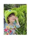 Satomi Sato Instagram - * * * #ディズニー100   周年🎉 おめでとうございます✨✨ * * 生まれてからこれまで、自分の人生に 彩りや気付きを与えてくれる素敵な作品に出会わせてくれて 心から感謝です。 順位付けは難しいのでやりませんが 私は「わんわん物語」と「美女と野獣」「リトルマーメイド」が大好き♡ 芯があって好奇心旺盛でチャーミングなヒロインに 夢中になって作品を観ていました。 作中に出てくる食べ物も 美味しそうなものばかりで印象的ですよね…✨ 最近、よく「わんわん物語」のグッズを見かけるので 嬉しくなってお迎えしちゃいます。笑 レディかわいいんだな〜♡♡♡ * * ピクサーだと「モンスターズインク 」「リメンバー・ミー」 「ウォーリー」全部大切な人たちと観た大好きな作品です。 あ、カールじいさんも…！！すき！きりがない！ ぜんぶすきだー！！笑 * * ディズニーといえば ディズニーランド！と、シー！ 先月は、不意にだったり突然だったり 人に誘われて行く機会が 何度かあったのです。 ハロウィンだから何かやろう！な日や 可愛いＴシャツお揃いで着よう！な日。 着るものや人が変われば 楽しみ方が変わるから、つまり すごく楽しかった☺️ めちゃくちゃ満喫してしまった☺️ ハッピー！ * * ポップコーンを入れるカボチャが可愛くて キッチンに飾っています。 子どもが「カボチャさん、笑ってるね。」と 教えてくれるたびに笑顔になれちゃう。しあわせ。 今度一緒に行こうね♡♡♡ * * * * #disney #ディズニー #disney100 #disneyland #突発的に #遊びに行くの #楽しすぎました #☺️ #佐藤聡美