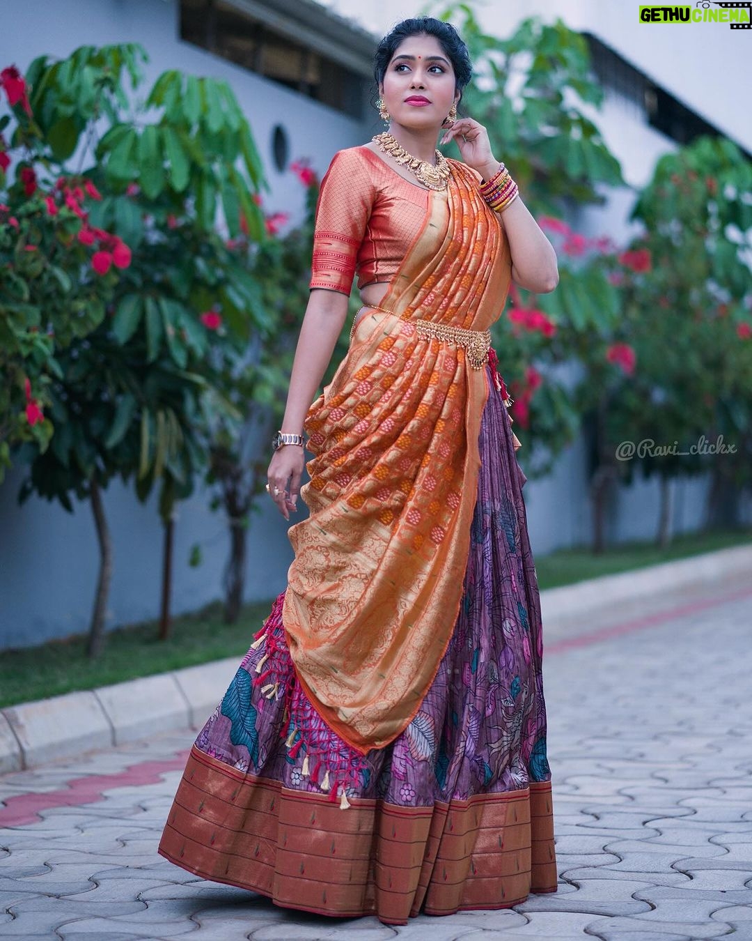 Satya sri Instagram - NOTHING IS IMPOSSIBLE THE WORD ITSELF SAYS I’M POSSIBLE 🫶 #selfconfidence PC: @ravi_cross_clickx Hairstyle: @siriartistry #satyasri #actresssatyasri #jabardasth_satyasri #tollywood #teluguqueen #behappy #bepositive #satyasrifanforever #satyasristories Ameerpet Hyd