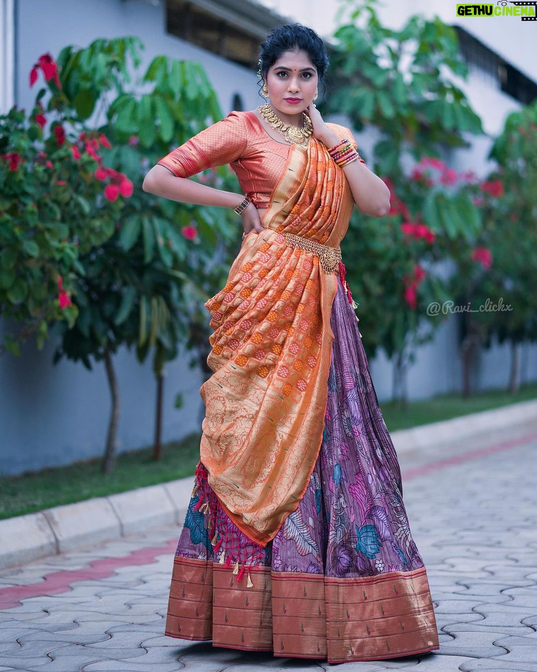 Satya sri Instagram - NOTHING IS IMPOSSIBLE THE WORD ITSELF SAYS I’M POSSIBLE 🫶 #selfconfidence PC: @ravi_cross_clickx Hairstyle: @siriartistry #satyasri #actresssatyasri #jabardasth_satyasri #tollywood #teluguqueen #behappy #bepositive #satyasrifanforever #satyasristories Ameerpet Hyd