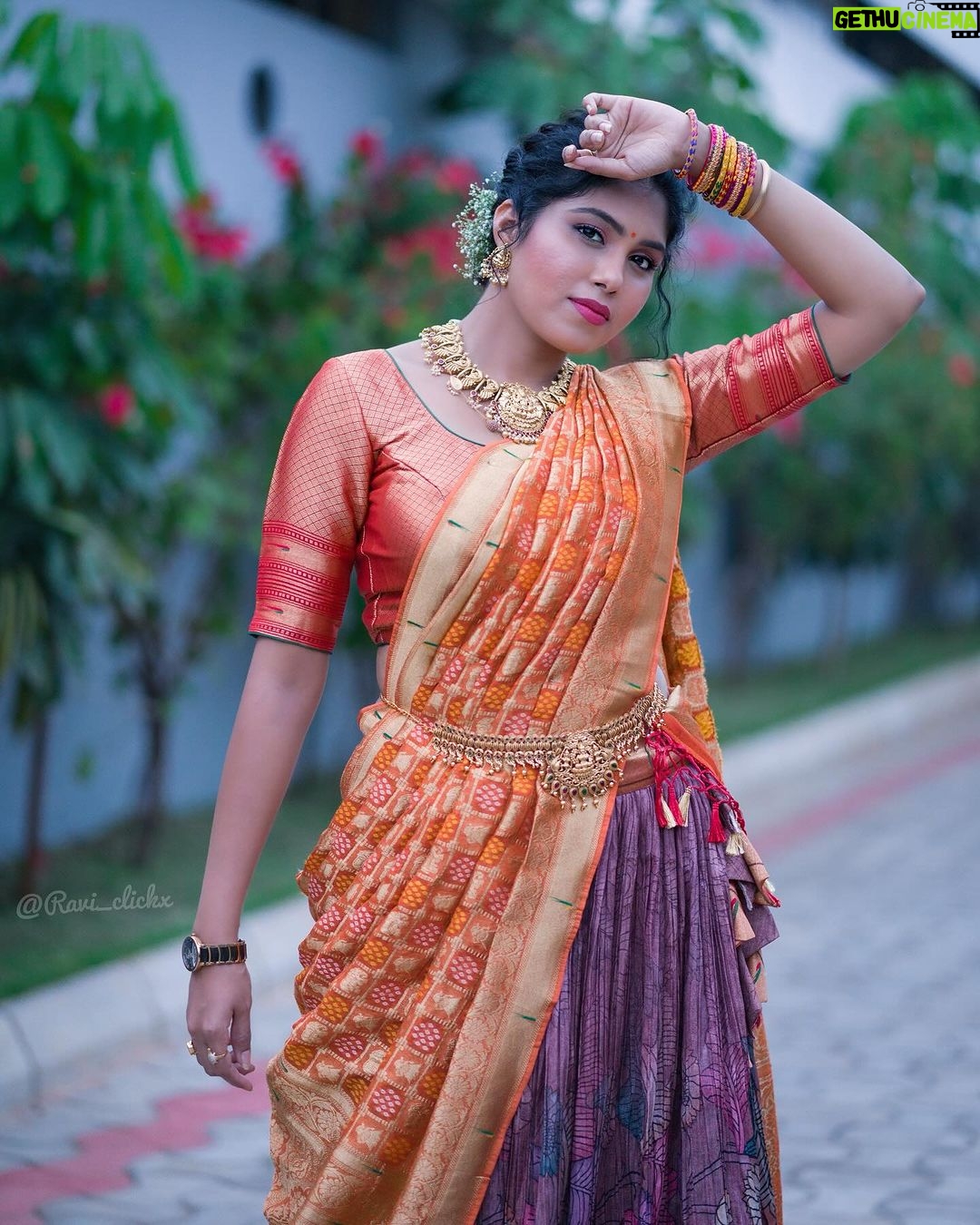 Satya sri Instagram - NOTHING IS IMPOSSIBLE THE WORD ITSELF SAYS I’M POSSIBLE 🫶 #selfconfidence PC: @ravi_cross_clickx Hairstyle: @siriartistry #satyasri #actresssatyasri #jabardasth_satyasri #tollywood #teluguqueen #behappy #bepositive #satyasrifanforever #satyasristories Ameerpet Hyd