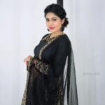 Satya sri Instagram - Classy in the new black… Pc: @ravi_cross_clickx #satyasri #actresssatyasri #jabardasth_satyasri #tollywood #teluguqueen #black #behappy #bepositive #satyasrifanforever #satyasristories